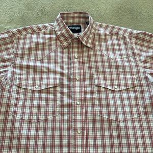 Men’s Medium Western short sleeve shirt.